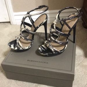 BCBG Maxazria Farrow snake print leather 37.5M